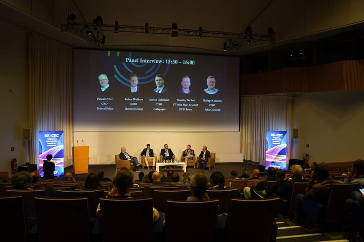 Panel 017